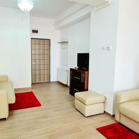 Red Accommodation Near Palas Mall ياش المظهر الخارجي الصورة