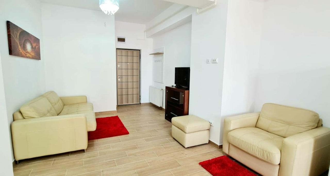Red Accommodation Near Palas Mall ياش المظهر الخارجي الصورة